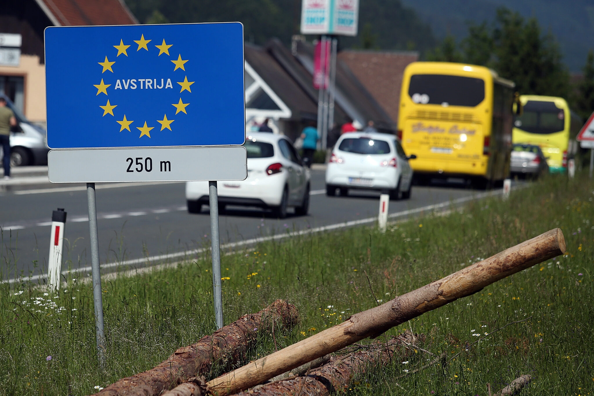 Austrija zatvara granične prijelaze s Mađarskom i Slovačkom